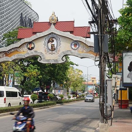 The Pub Guesthouse Chiang Mai Exterior photo