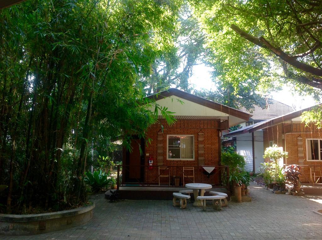 The Pub Guesthouse Chiang Mai Exterior photo
